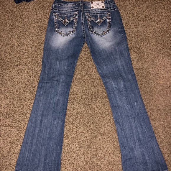 Miss Me Mid Rise Jeans - Picture 3 of 6